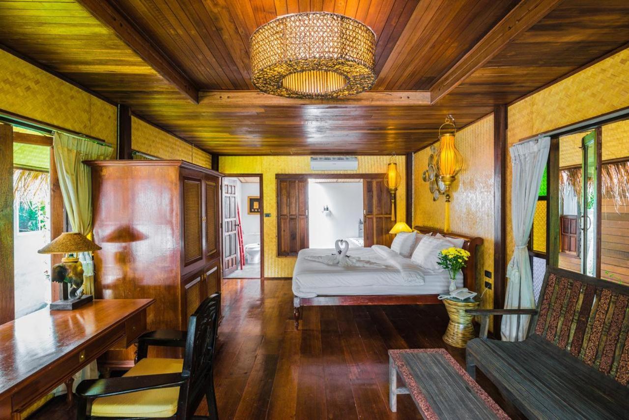 Bora Bora Villa Phuket Чалонг Екстер'єр фото